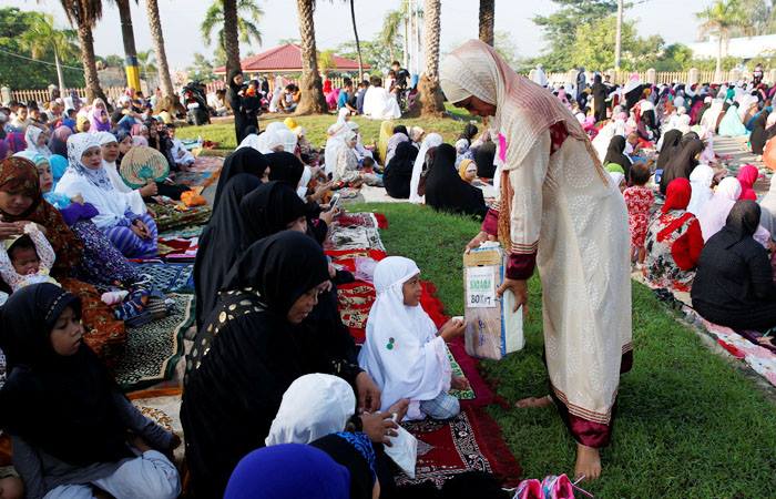 به‌ وێنه‌.. موسڵمانانى جيهان جه‌ژن پيرۆز ده‌كه‌ن